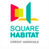 Logo carré Habitat Crédit Agricole comportant des formes géométriques abstraites et colorées ressemblant à des portes ou des fenêtres au-dessus du nom de l'entreprise en texte bleu sarcelle et vert.
